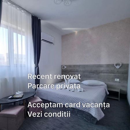 Hotel Miniom Constanta Bagian luar foto