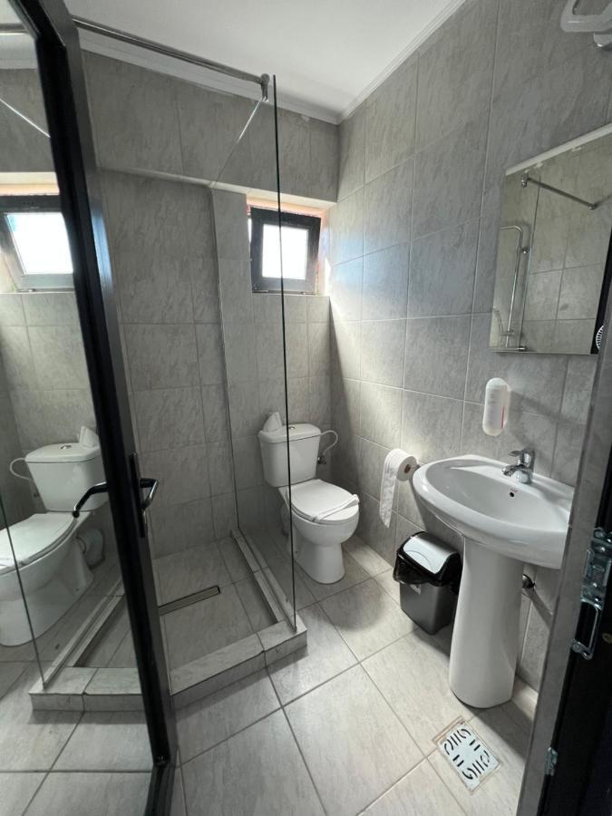 Hotel Miniom Constanta Bagian luar foto