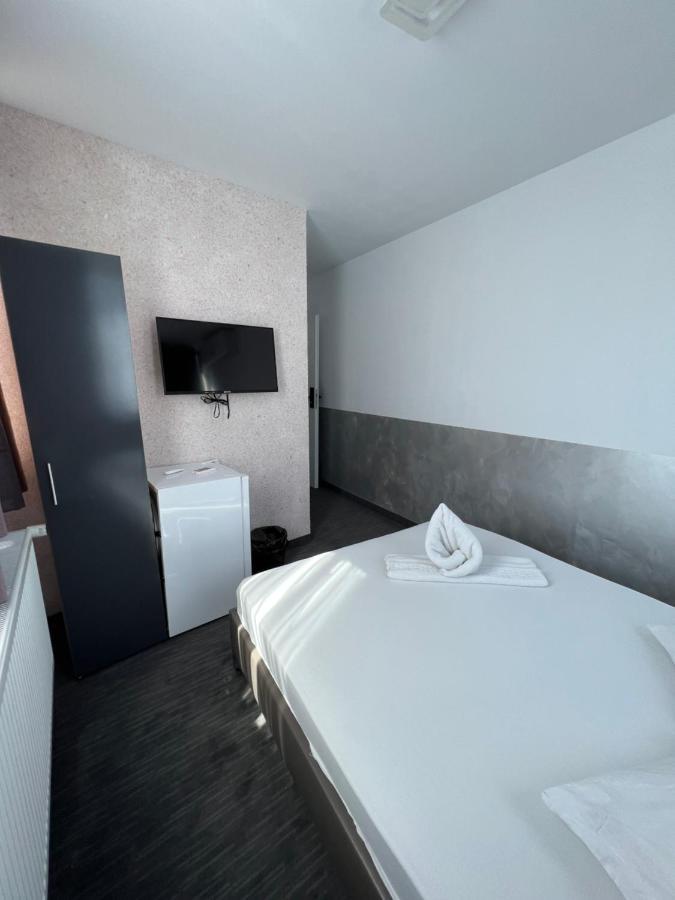 Hotel Miniom Constanta Bagian luar foto