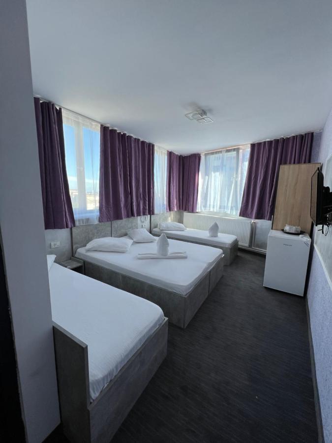 Hotel Miniom Constanta Bagian luar foto